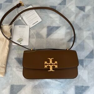 Tory Burch
Eleanor Small Convertible Shoulder Bag